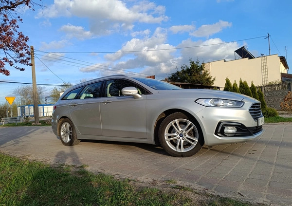 Ford Mondeo cena 61900 przebieg: 151000, rok produkcji 2019 z Jarosław małe 529